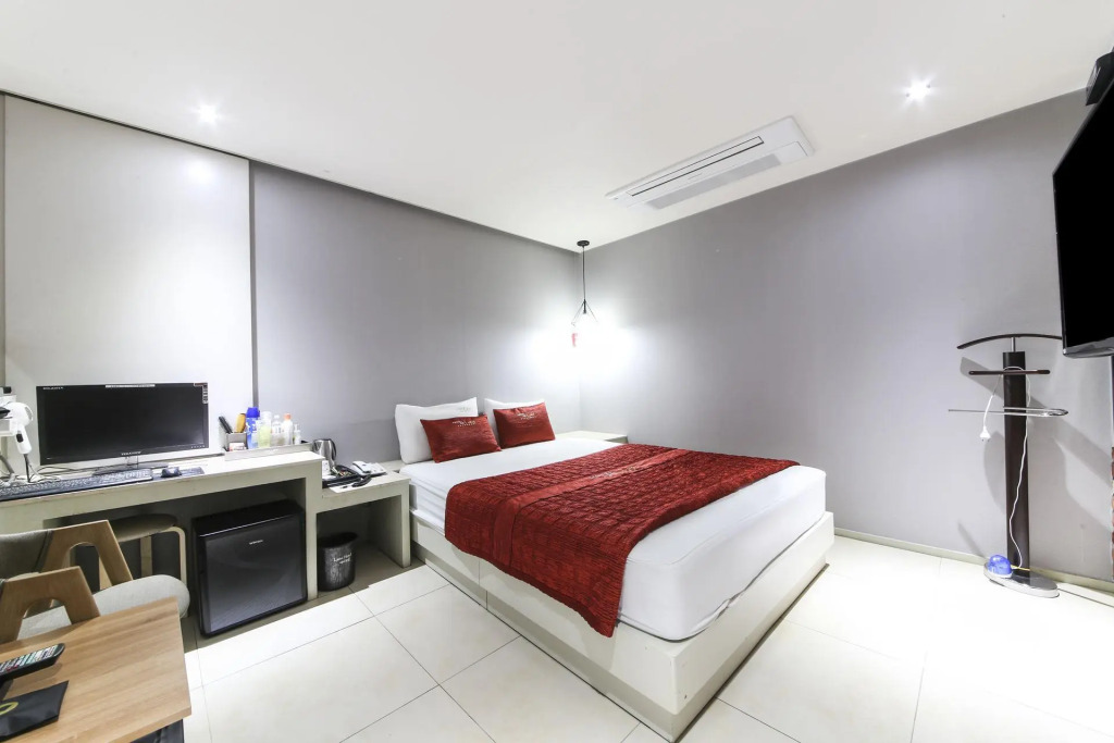 The Lazzi Hotel Dongnae