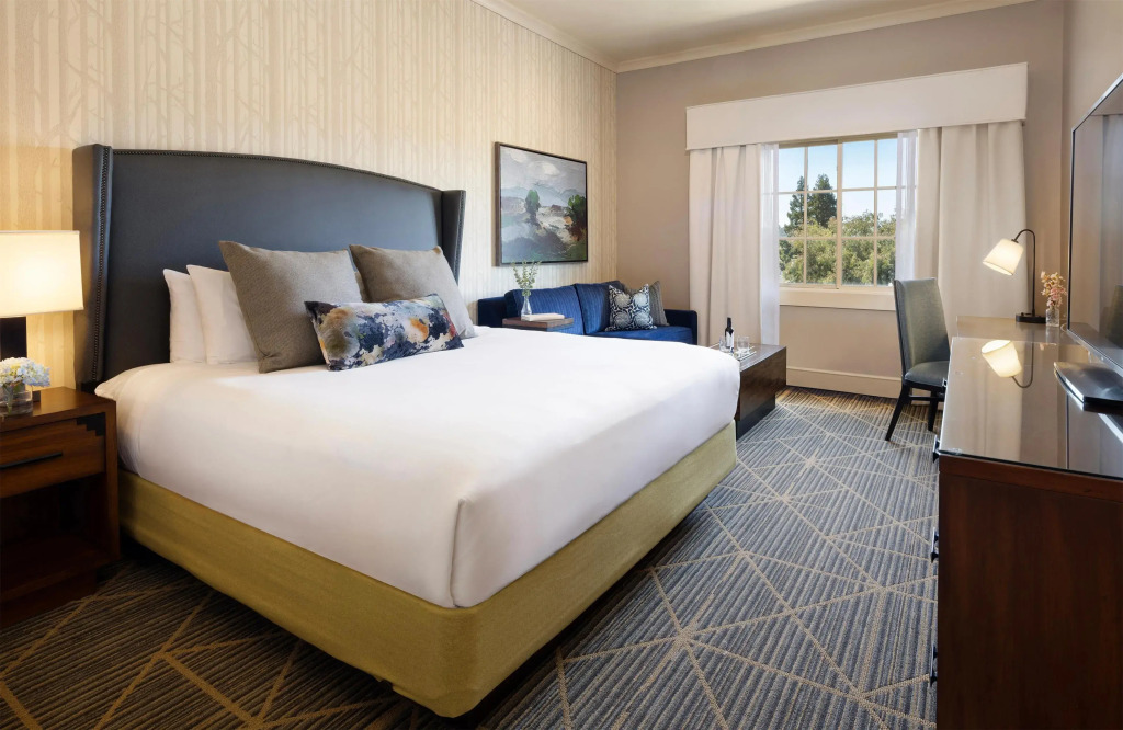 River Terrace Inn