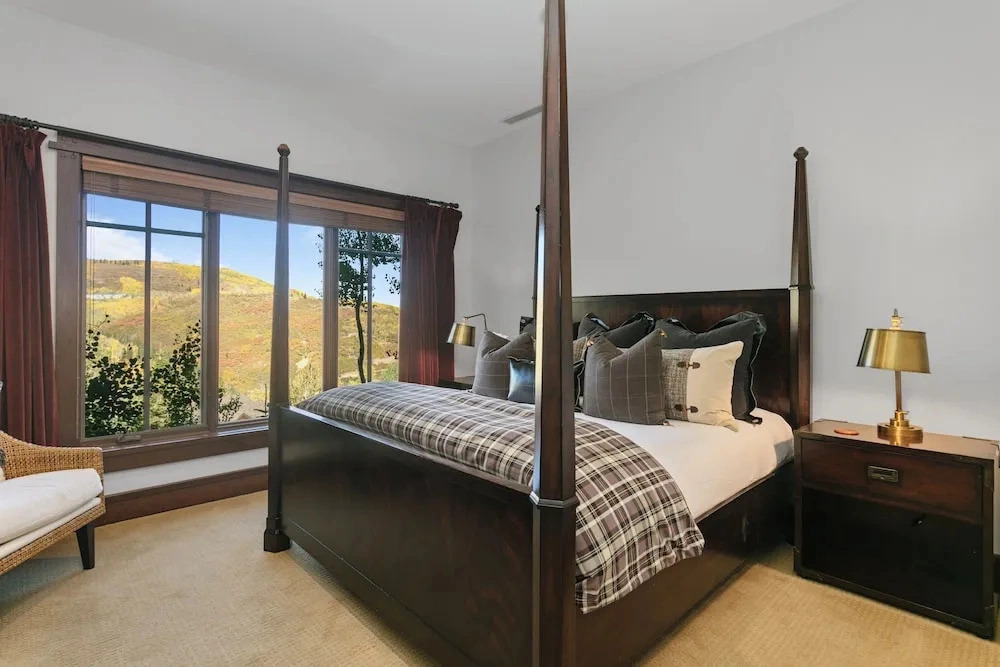 Ski In/ski Out Mid-mountain Getaway 2 Bedroom Condo