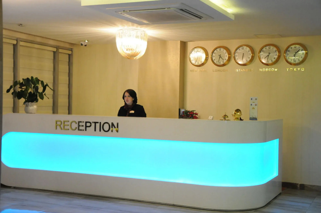 Golden Deluxe Hotel