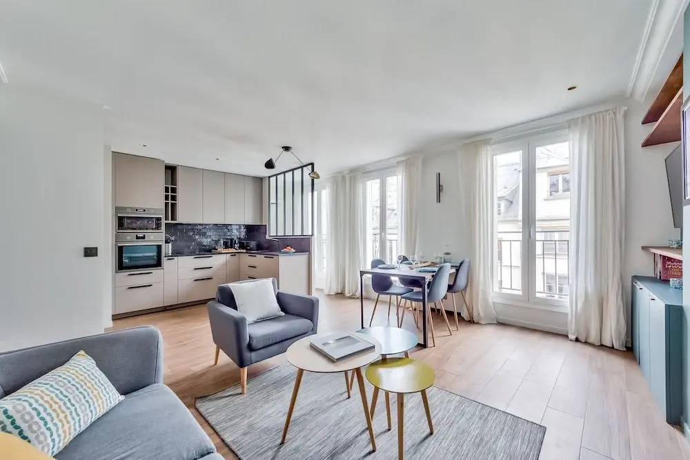 Splendid 3 bdrs Flat in a Prime Location of Paris