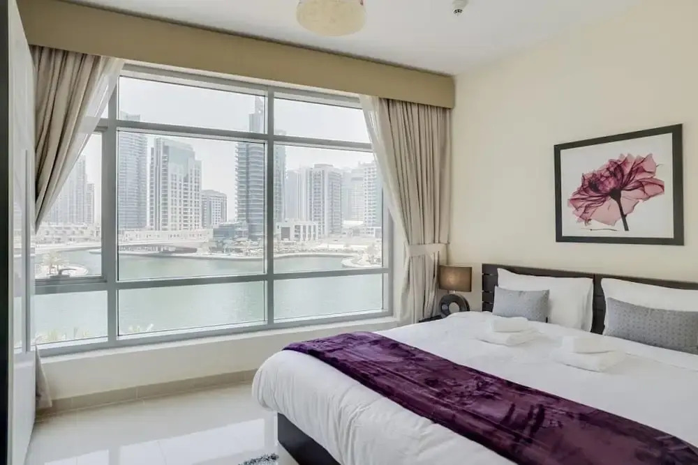 Modern Apartment in Dubai Marina Amazing Pool!