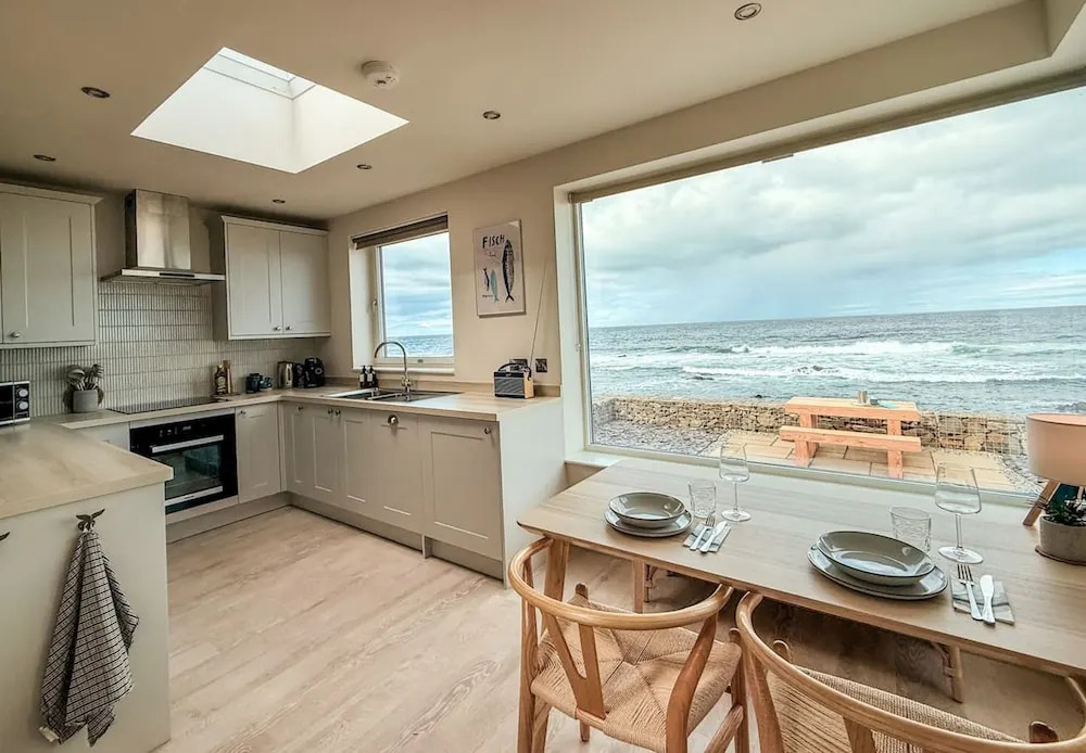 Writer s Retreat - Peaceful Cosy Seafront Retreat for Two