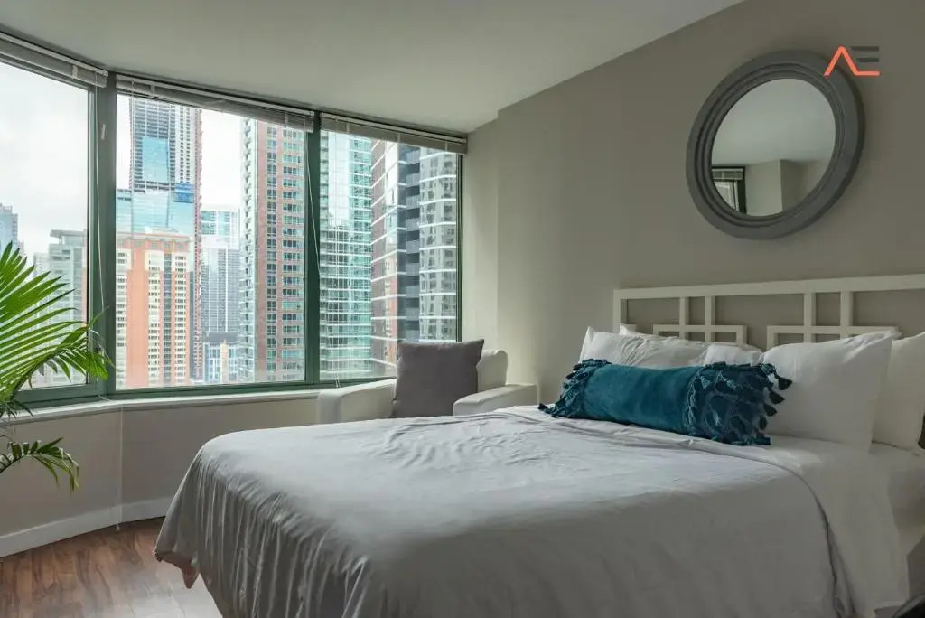 ENVITAE 3BR Downtown Luxurious Suite Views & Pool