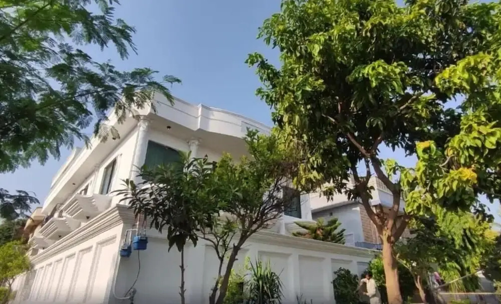 Imperial lodges