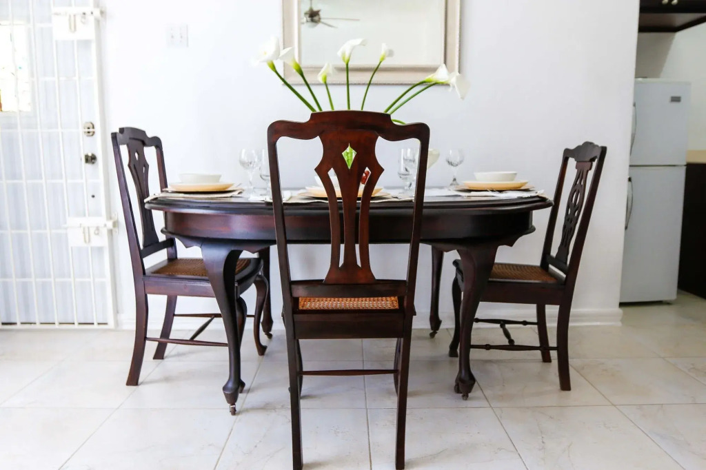 Cattleya's New Kingston Guest Apartment