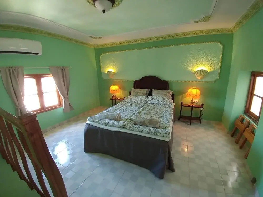 Casa Teniente Rey 16