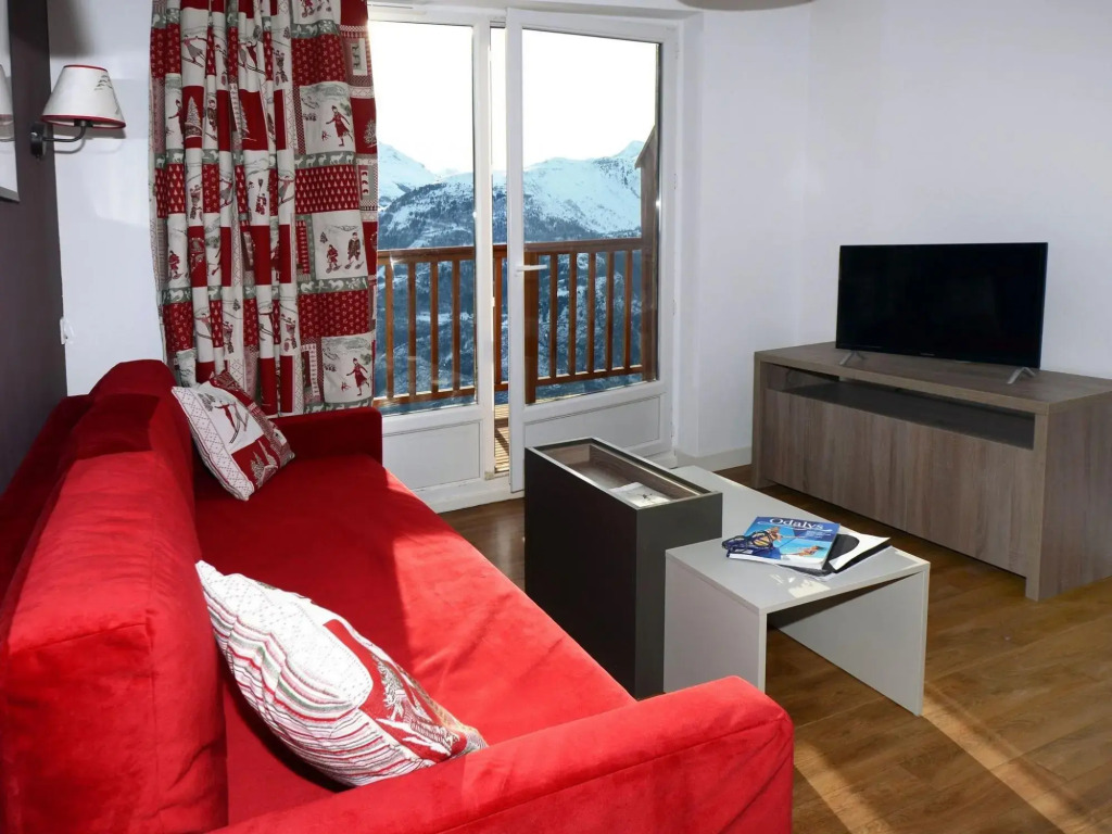 Chalet in Auris-en-oisans With Balcony Views