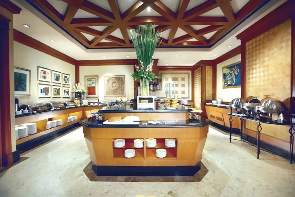 Menara Peninsula Hotel