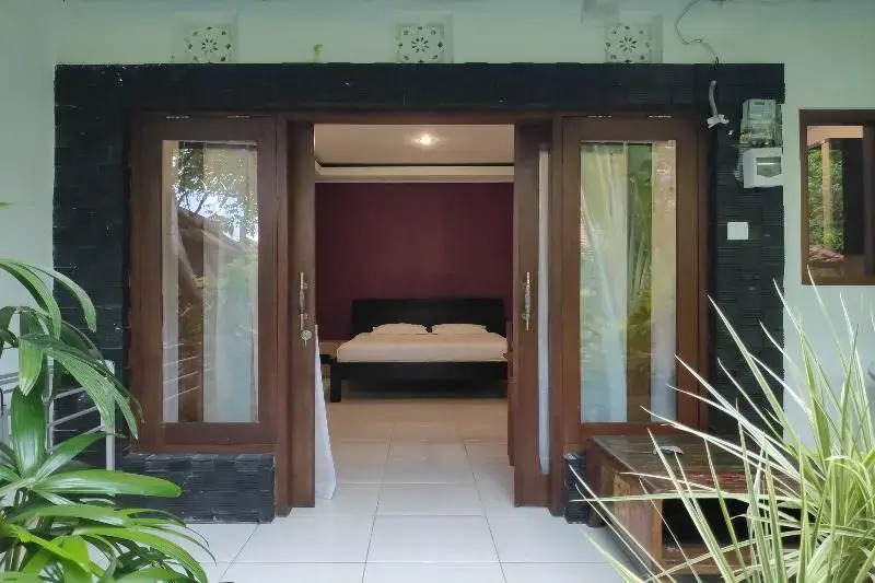 OYO 90167 Kubu Gdk Pertiwi
