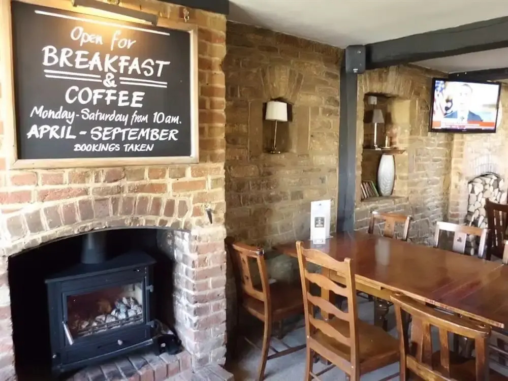 The Somerset Arms