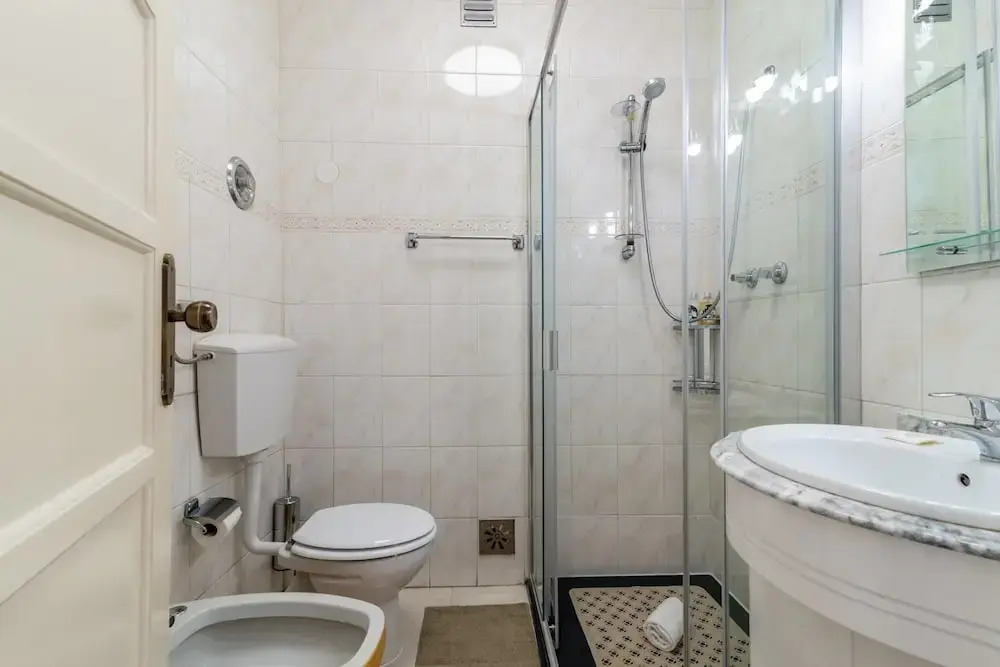 Guestready - Bright 2BR Apartment in the Heart of Graça