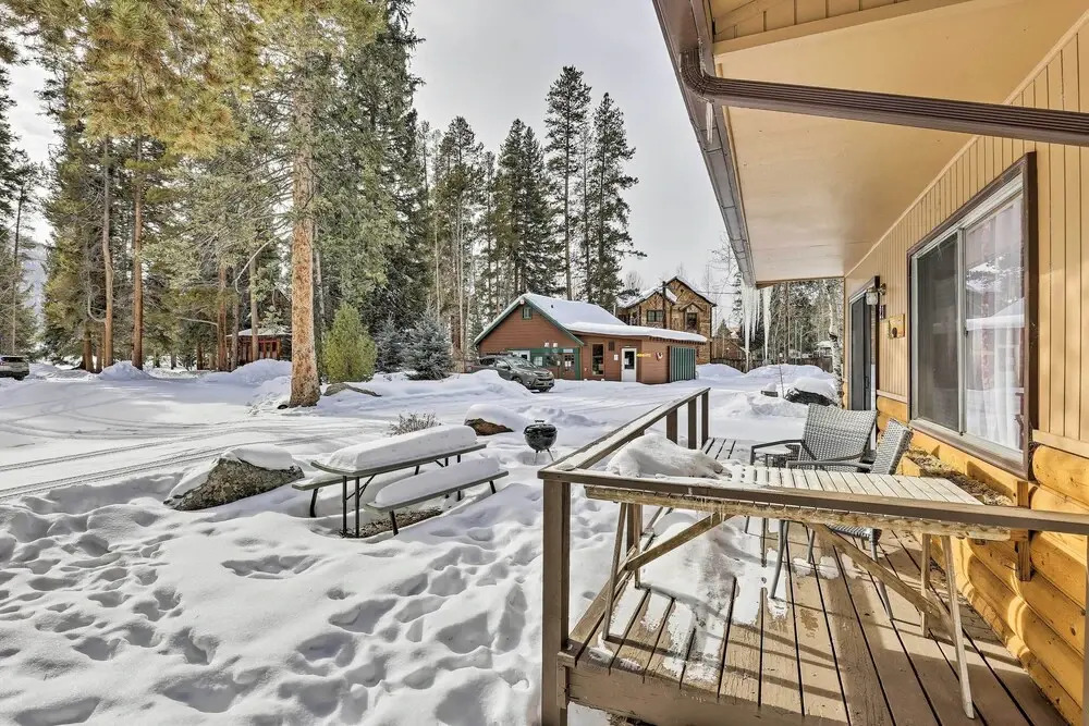 Direct Beach Access: Grand Lake Cabin w/ Deck!