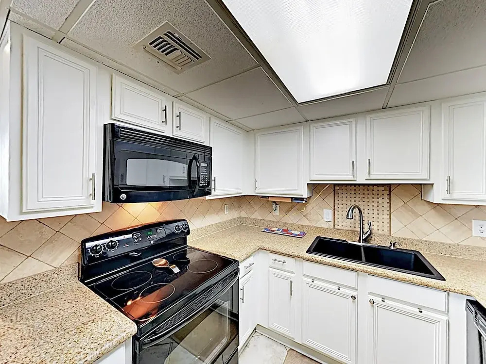 Bayside 2br W/ Pool, Hot Tub & Pier 2 Bedroom Condo