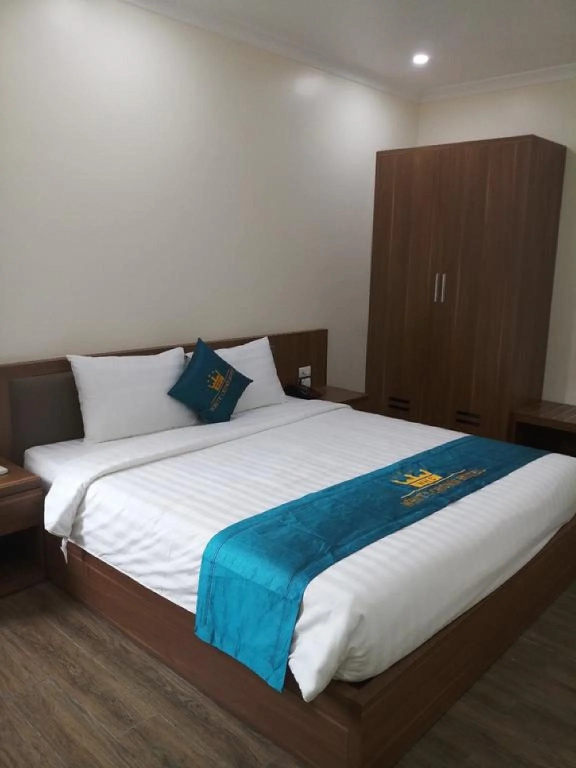 White Crown Hotel