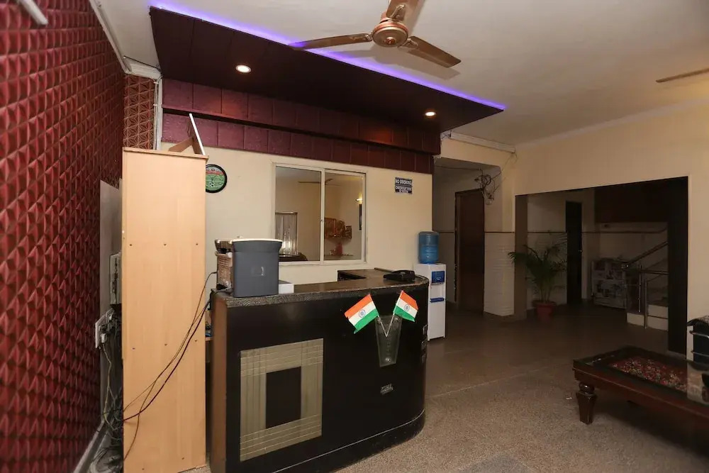 OYO 19452 Hotel Swift Inn