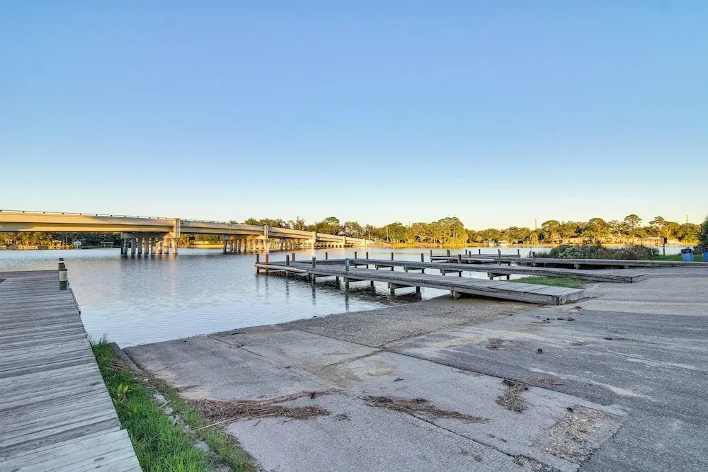 7 Mi to Pensacola Beach: Home w Pet friendly Yard