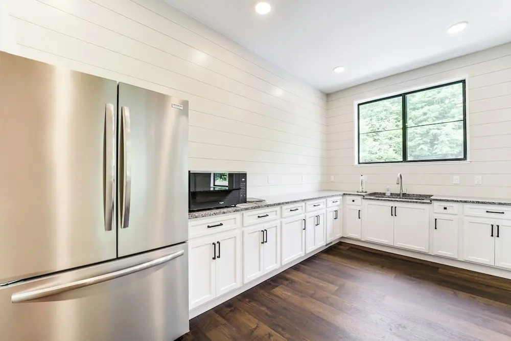 Harbor Springs Condo w/ Fireplace Near Skiing!