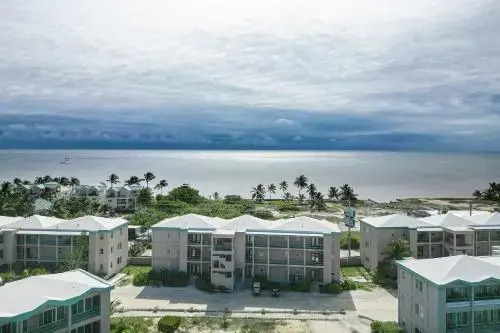 Suite H103 @ Mara Laguna