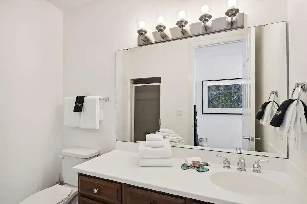 Silver Beach 1702e 3 Bedroom Condo by RedAwning