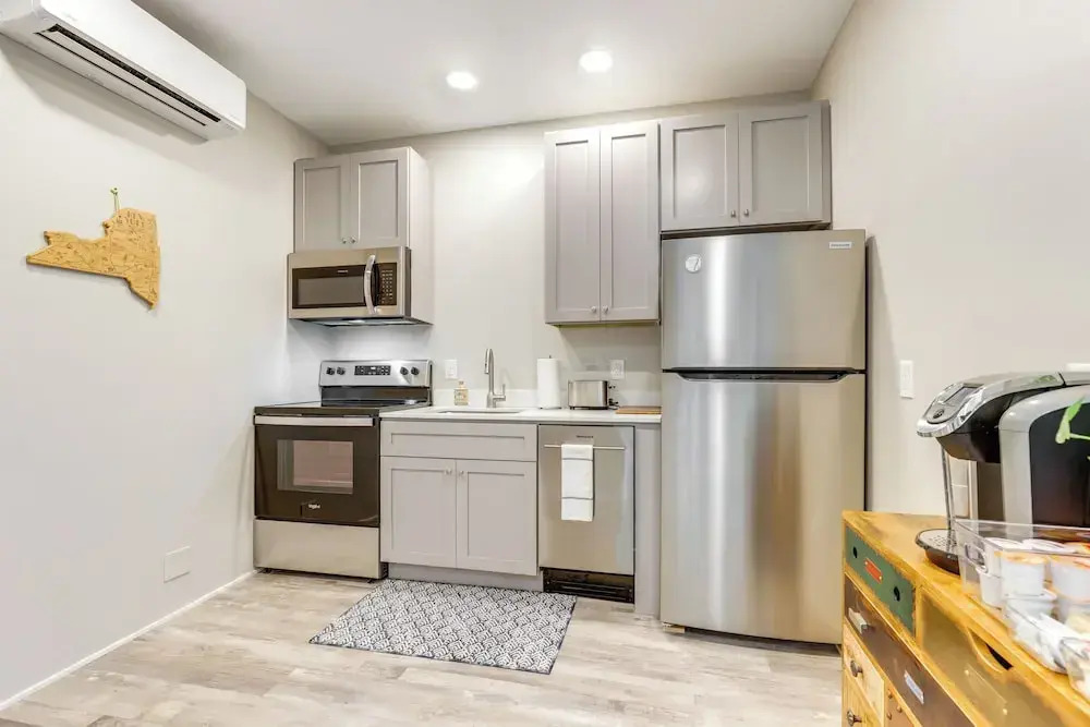 Chic Apt in the Heart of Downtown Canandaigua