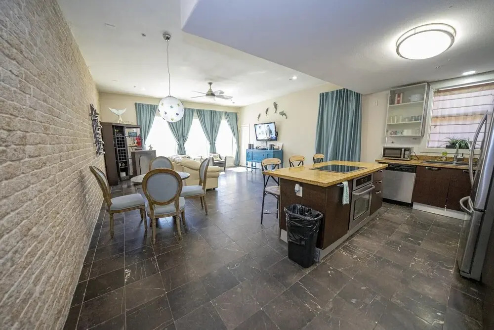 Private Pool 2 Story 1 Block to Beach 3 Bedroom Home by Redawning