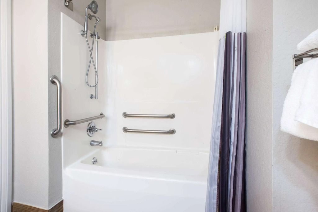 La Quinta Inn and Suites by Wyndham Elkhart
