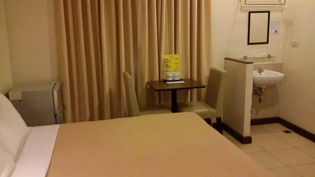 Governor Forbes Inn - Manila City Center