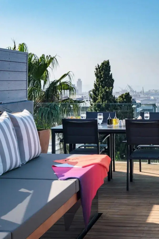 Experience Vibrant Living at De Waterkant Views