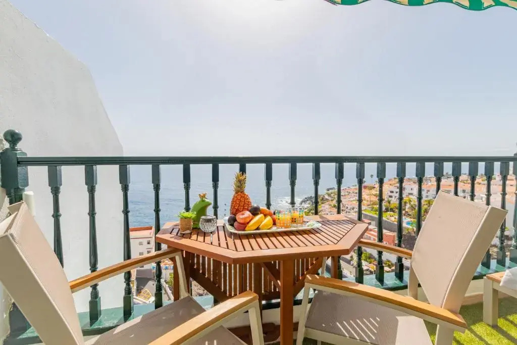 Top Floor Ocean View Apartment by DreamHomesTenerife