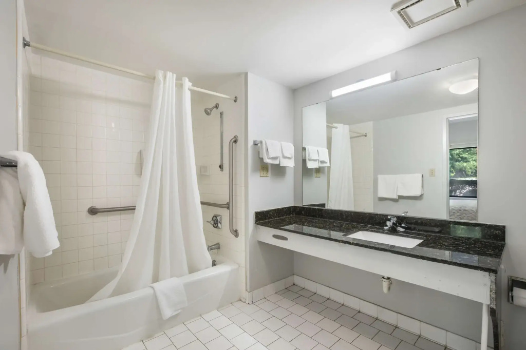 Americas Best Value Inn Stockbridge