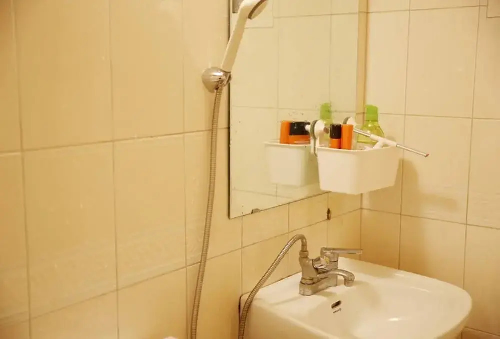 1sec from Hongdae SUB, Reliable room, wifi&Netflix
