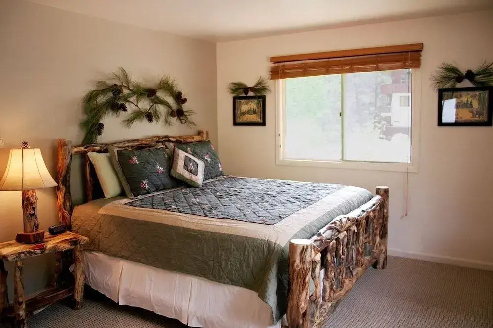 King Bed Condo With Personal Hot Tub On Deck With River View 1 Bedroom Condo