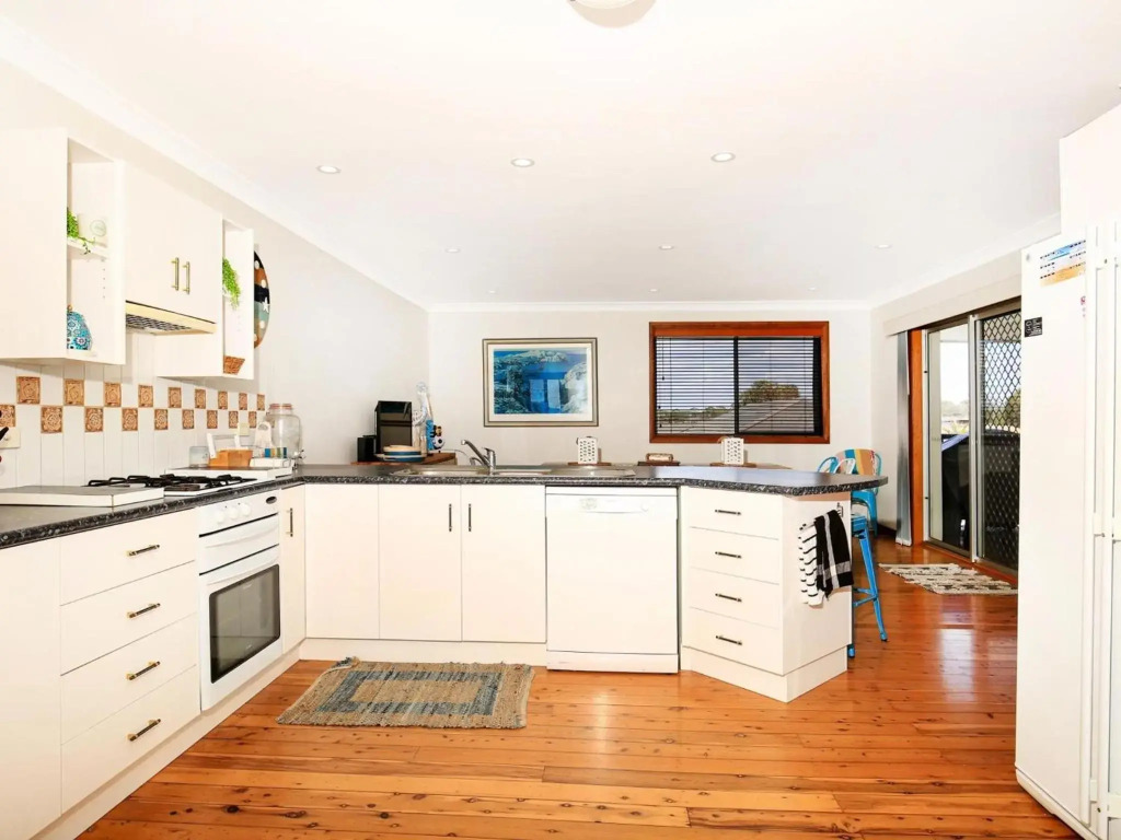 Shores I Pet Friendly I 1 Min Walk to Beach