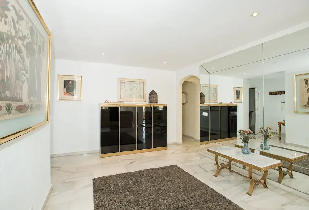 Beachfront Penthouse, Sea/mountain Views, 3 Balconies, Puerto Banus, Marbella
