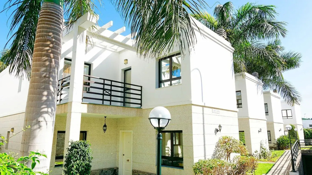 Sunshine Beach Villas