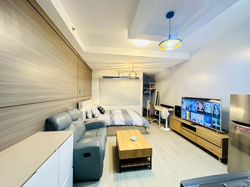 Malate Bayview Mansion city view