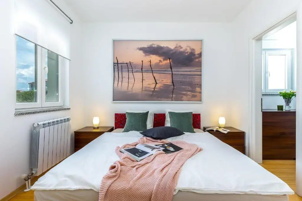 Apartment Bok