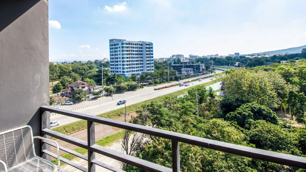 B2 Black Business & Budget Hotel