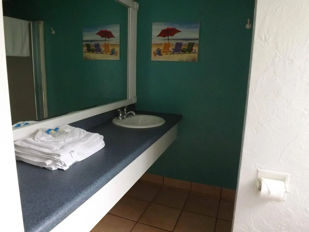 Palm Breeze Hotel