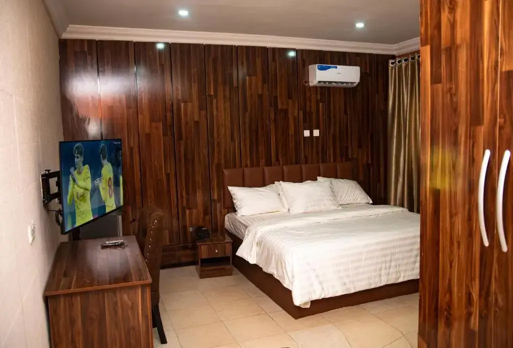 Enland Suites & Apartments