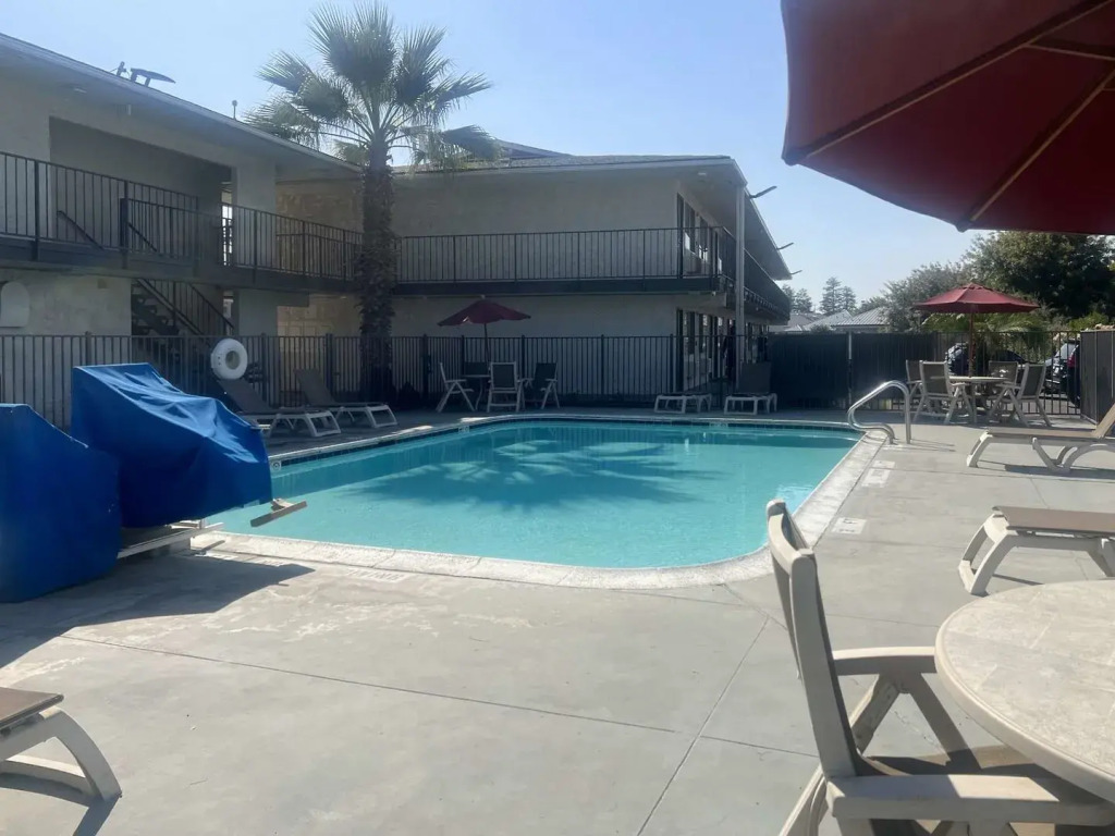 Motel 6-Tulare, CA