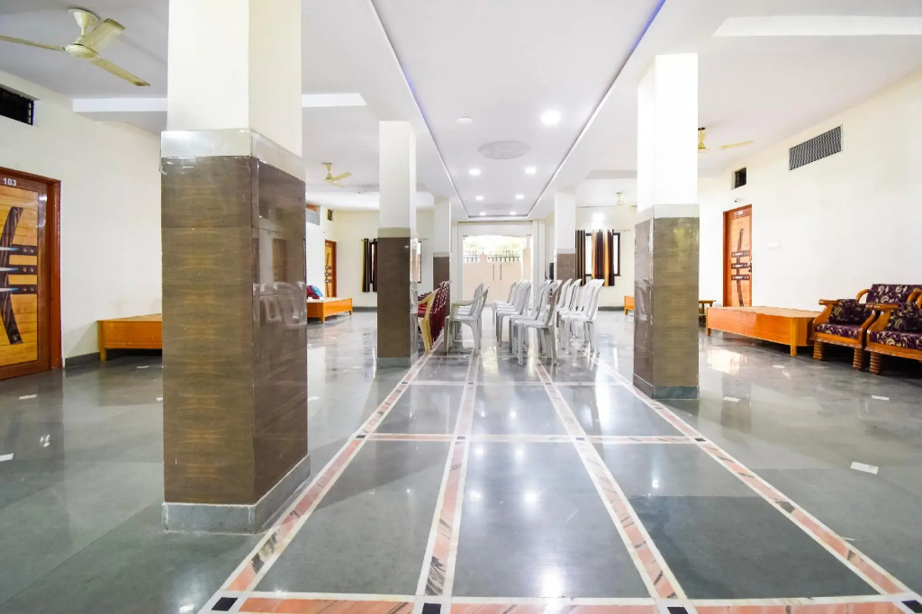 OYO 69787 Pathak Guest House