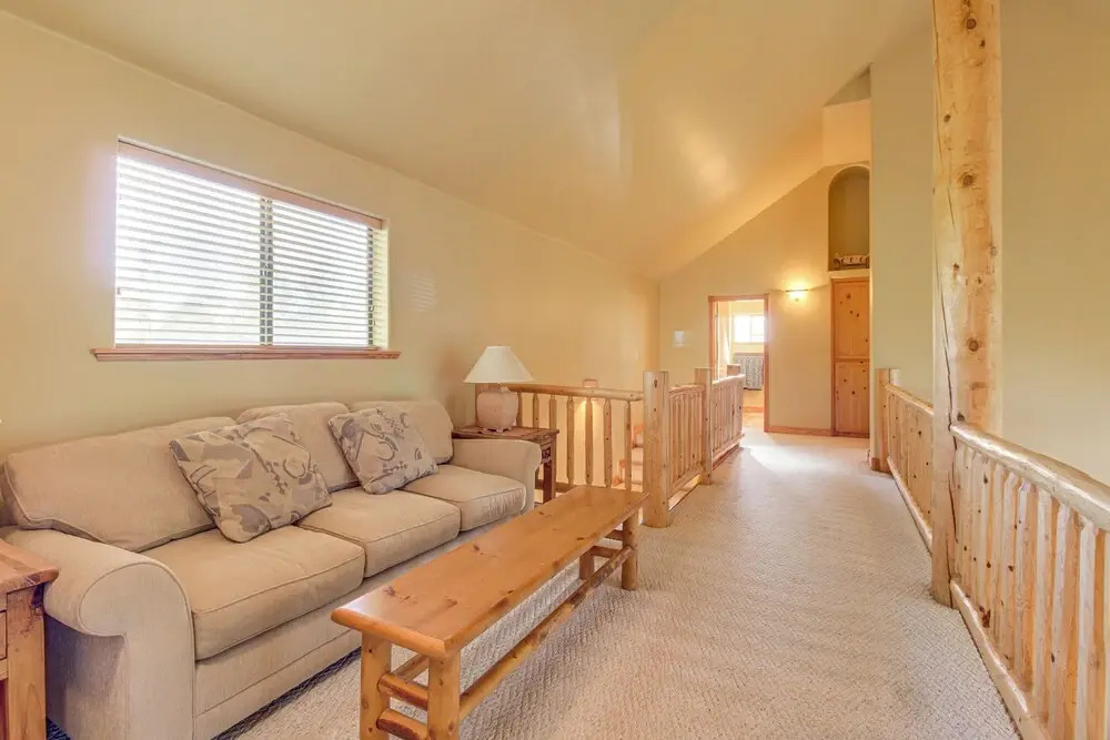 Great for Gatherings! Family Cabin in Lakeside