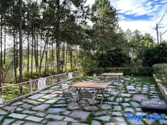 Rongyue Xianju Emerald GreenWeir Homestay