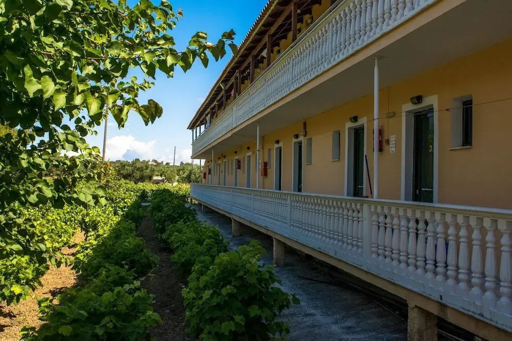 Nikos Studios Alykes