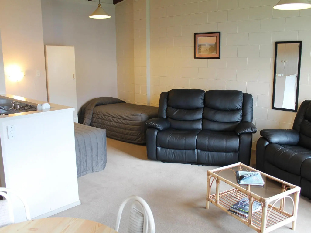 Riverview Motel