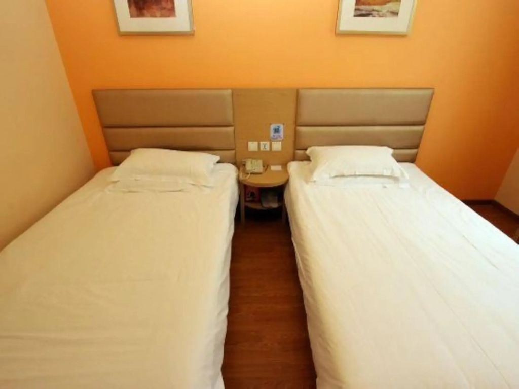 Motel （Tongji Hospital Qingnian Road Subway Station Shop）