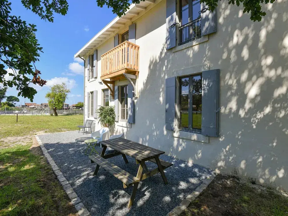 Villa in Lanton Near the Beach With Harbour View
