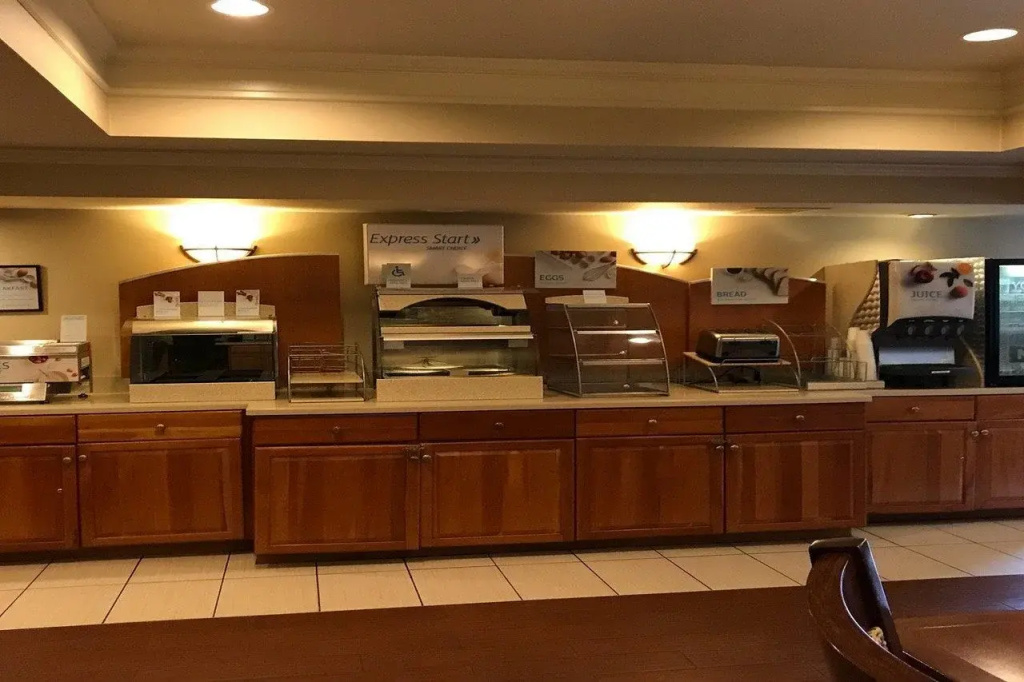 Holiday Inn Express & Suites Lancaster by IHG